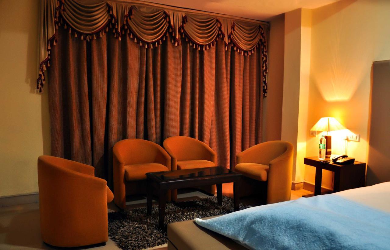 Hotel Unite Pathankot Ngoại thất bức ảnh